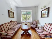 Casa saseasca autentica,1.100 mp teren, pomi fructiferi si p 