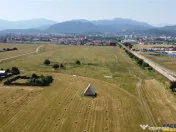 Teren intravilan pretabil:constructie blocuri vile investiti 