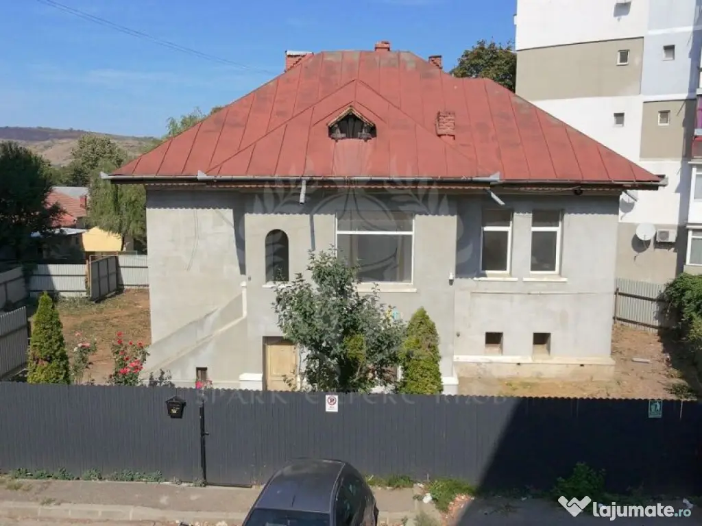 Casa de , D+P+M in Urlati, zona centrala