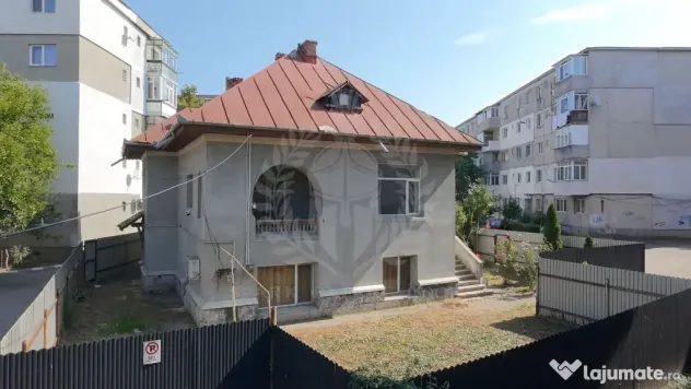 Casa de , D+P+M in Urlati, zona centrala