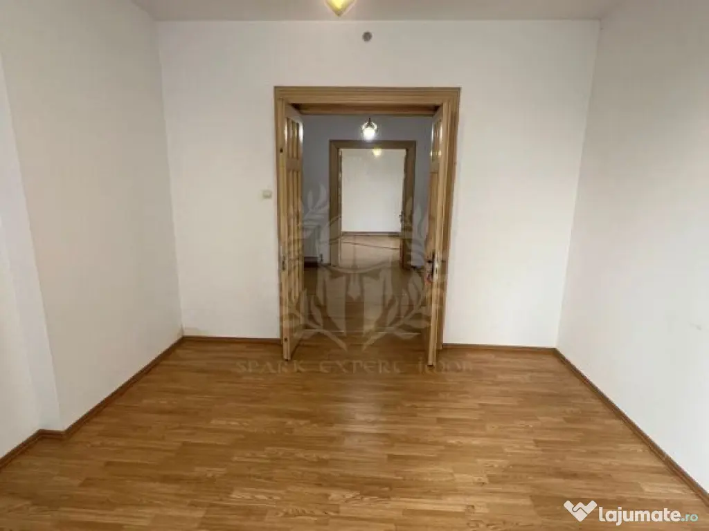 Casa de , D+P+M in Urlati, zona centrala