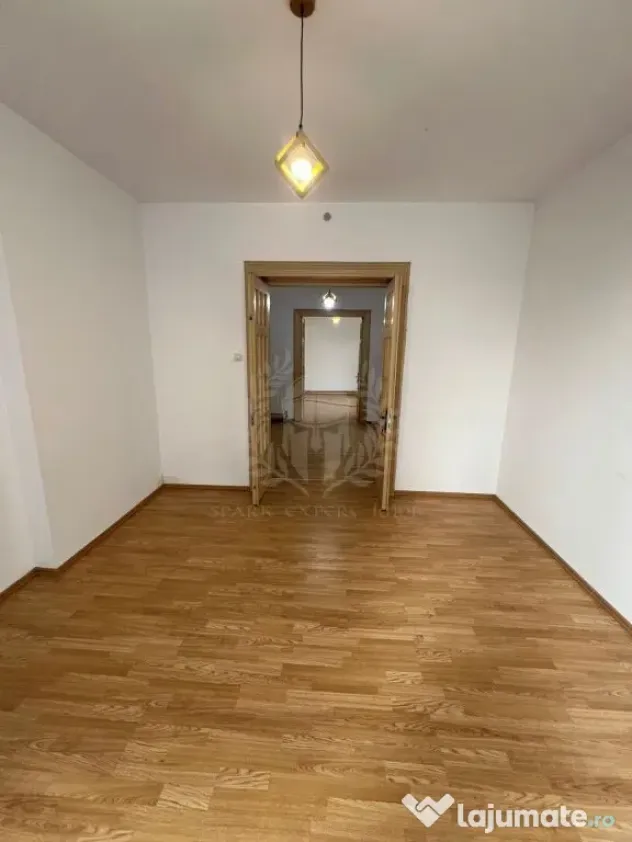 Casa de , D+P+M in Urlati, zona centrala