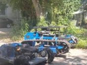 Roboți de Tuns Iarbă cu Telecomandă – Disponibil Imediat 