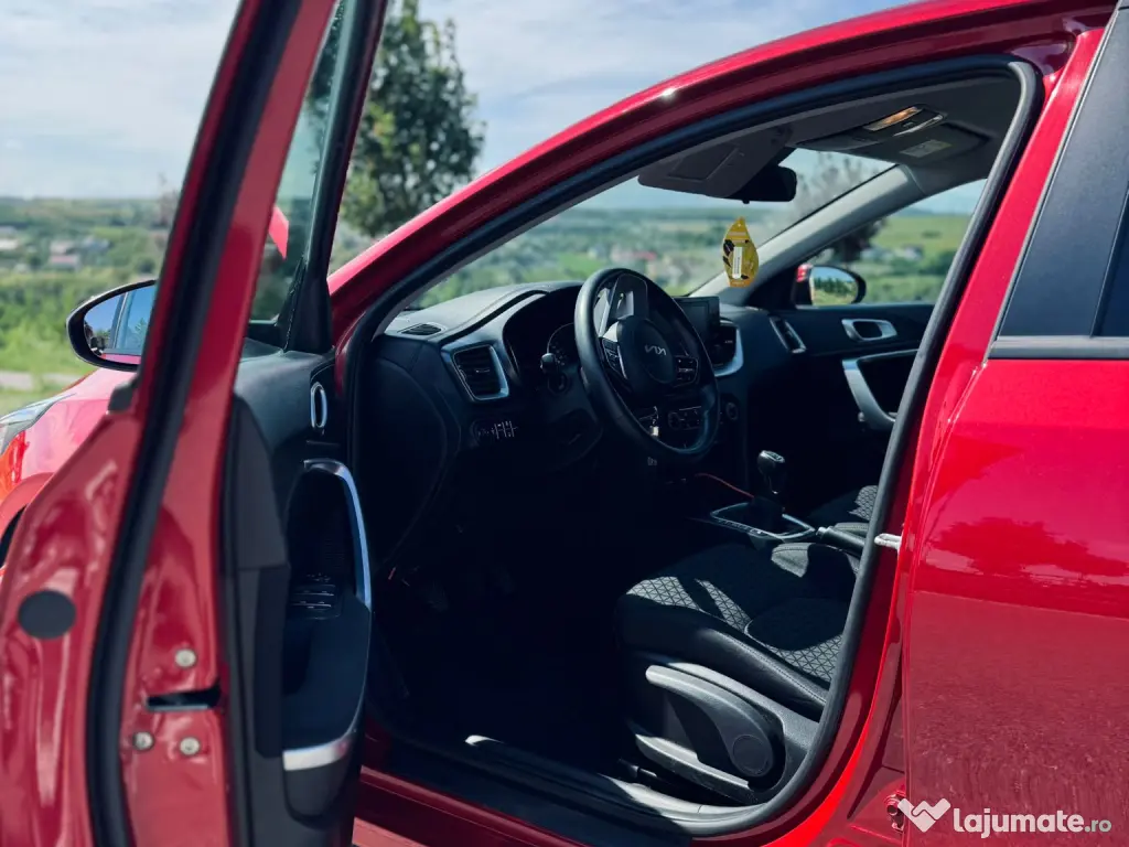 Kia cee'd 2023 mild hybrid