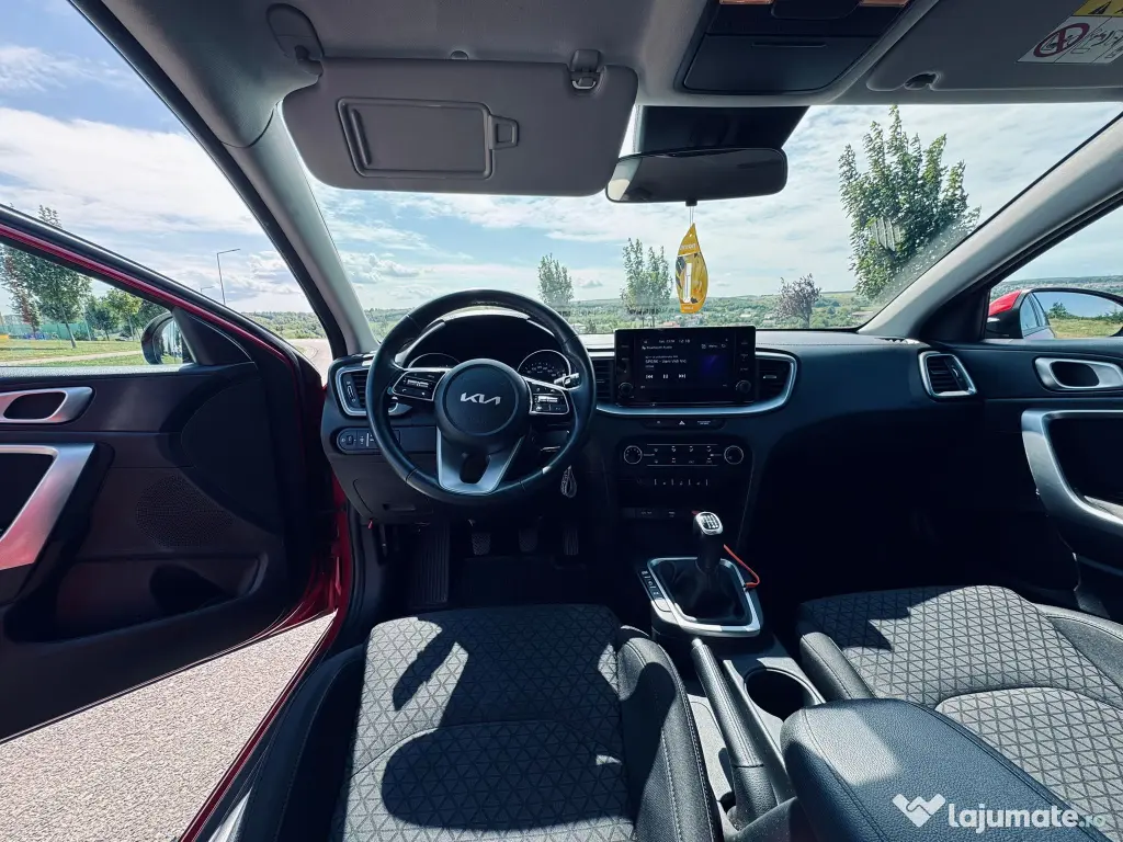 Kia cee'd 2023 mild hybrid