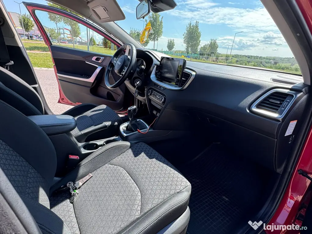 Kia cee'd 2023 mild hybrid