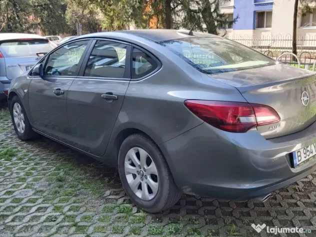 Vanzare Opel Astra J sedan, motor 1.4 turbo, benzina, 2018, 61220 km