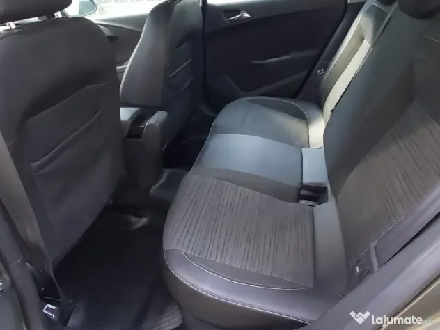 Vanzare Opel Astra J sedan, motor 1.4 turbo, benzina, 2018, 61220 km