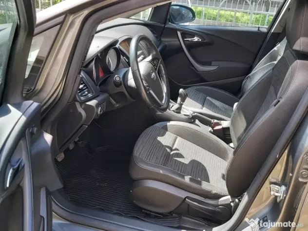 Vanzare Opel Astra J sedan, motor 1.4 turbo, benzina, 2018, 61220 km