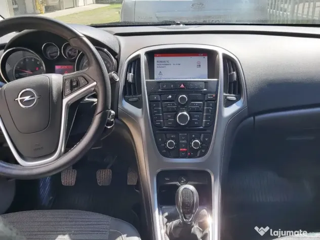 Vanzare Opel Astra J sedan, motor 1.4 turbo, benzina, 2018, 61220 km