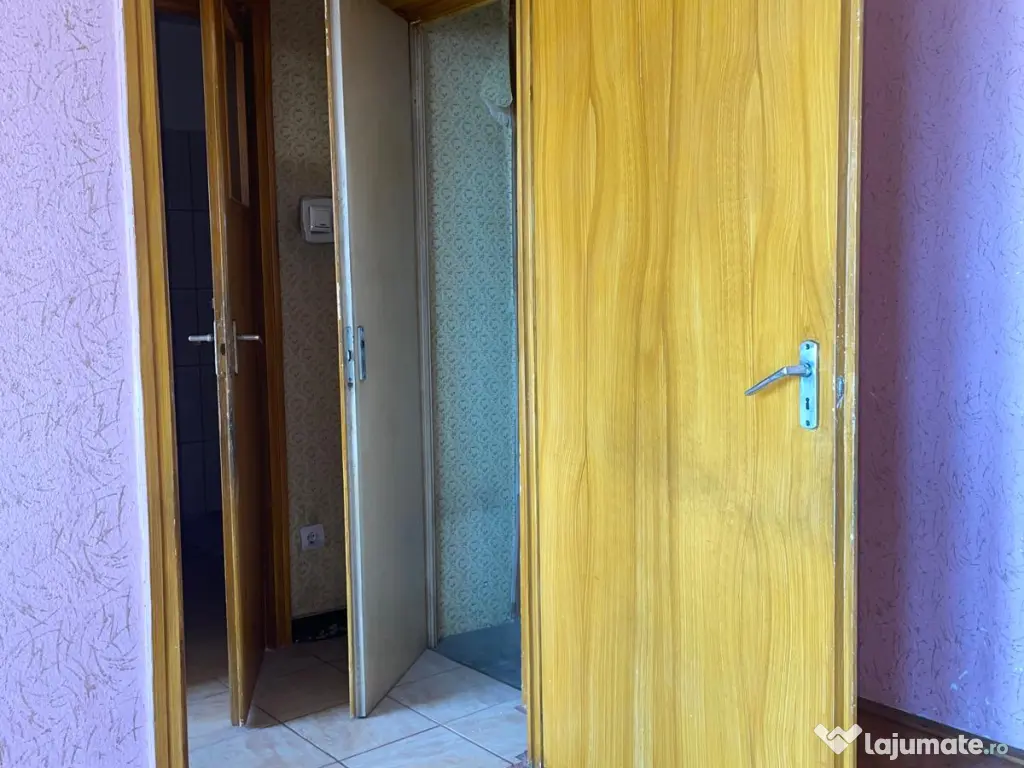 Tocarie din lemn second hand