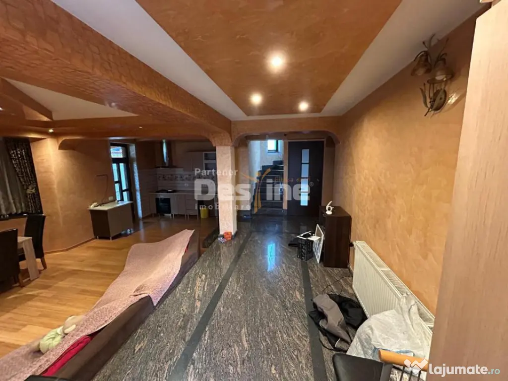 Casa cu piscina Fermelor 840mp teren 285.000€