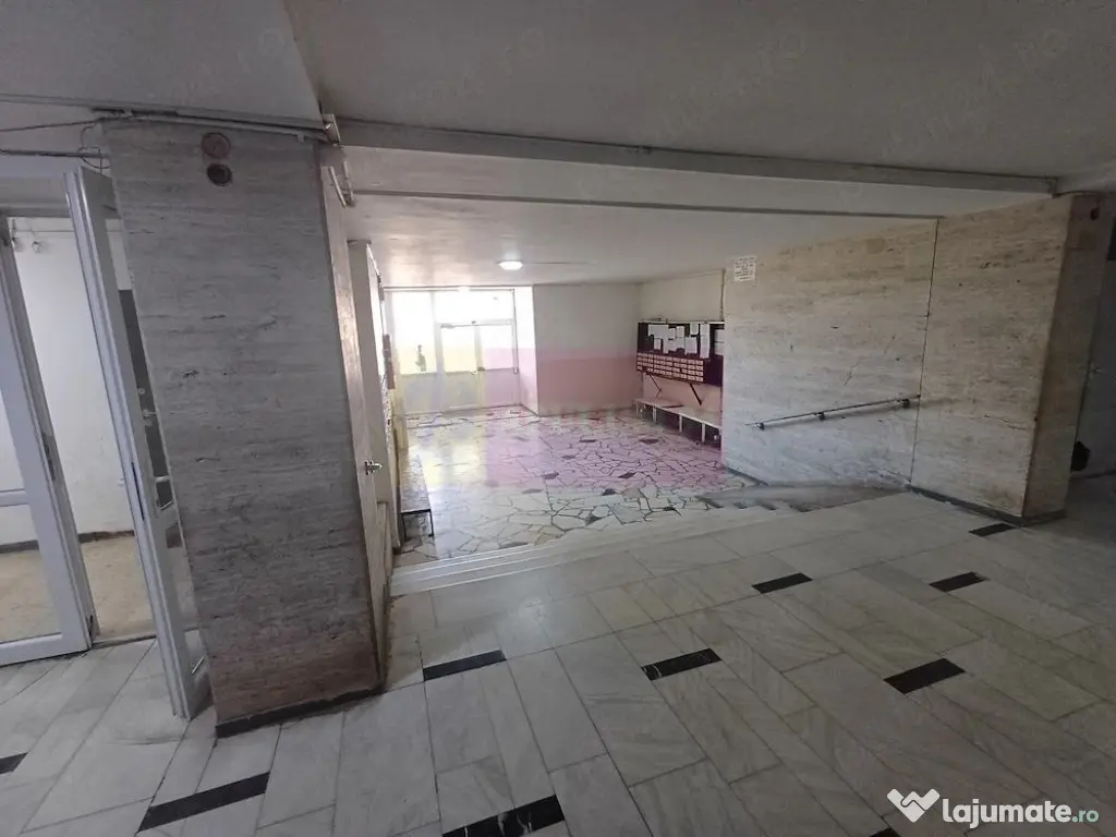 Garsoniera, renovata si mobilata Grand Arena metrou Apara...