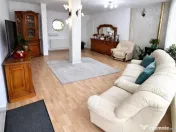 Casa in apreciabil potential,cu terase, curte,gradina echipa 