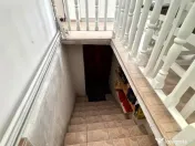 Casa in apreciabil potential,cu terase, curte,gradina echipa 