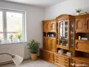 Casa in apreciabil potential,cu terase, curte,gradina echipa 