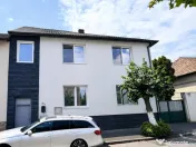 Casa in apreciabil potential,cu terase, curte,gradina echipa 