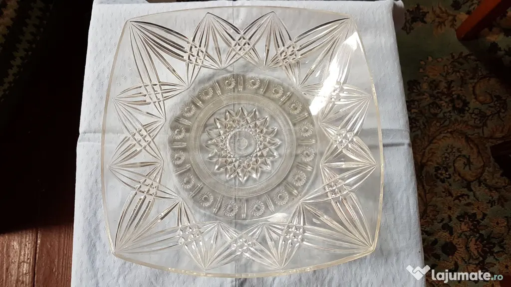 Platou inalt material plastic pt fructe,dulciuri sau alte produse. Import URSS