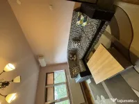 Canapea extensibilă + 2 tabureți