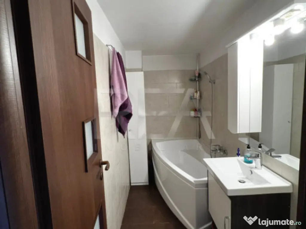 3 camere Vitan decomandat, parcare, et. 6, an 1995, metrou,