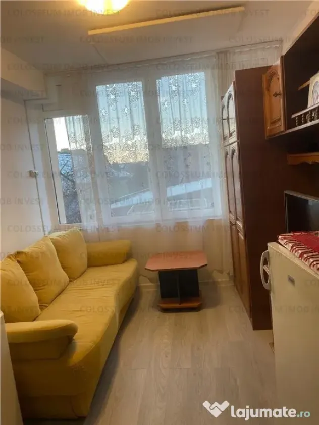 COLOSSEUM: Camera cu baie renovat mobilat utilat Astra Piata