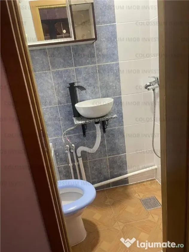 COLOSSEUM: Camera cu baie renovat mobilat utilat Astra Piata