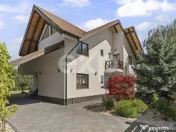 Refugiu urban în București: vilă elegantă, grădină mat 