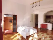 Apartament Ultra-Central: Spațios si Luminos 