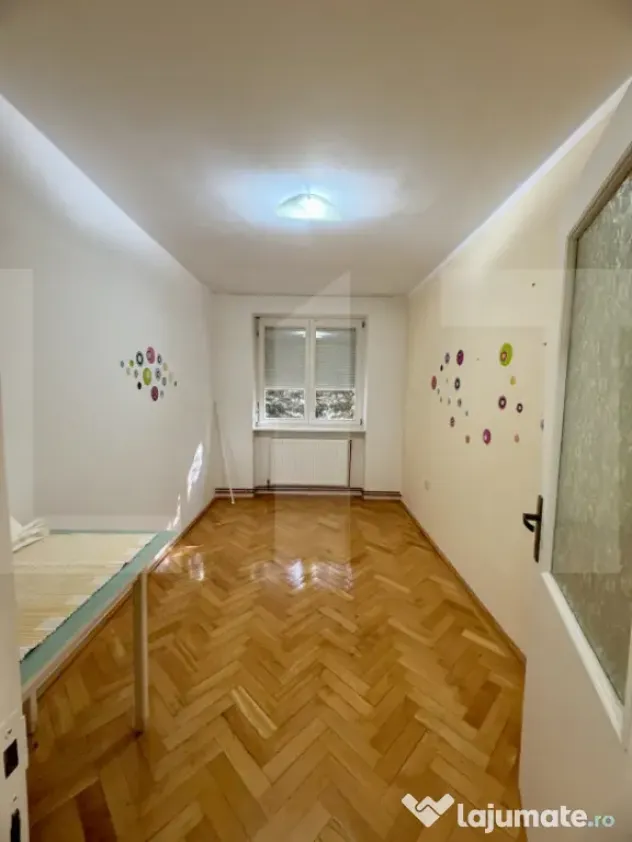 Apartament 4 camere, Central