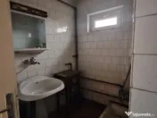 Casă spațioasă cu teren generos, aproape de centrul oraș 