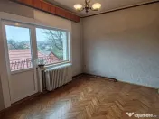 Casă spațioasă cu teren generos, aproape de centrul oraș 