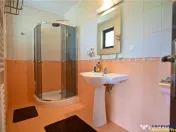 FILM!Refugiu elegant,cadru natural rar, vecinatati discrete, 