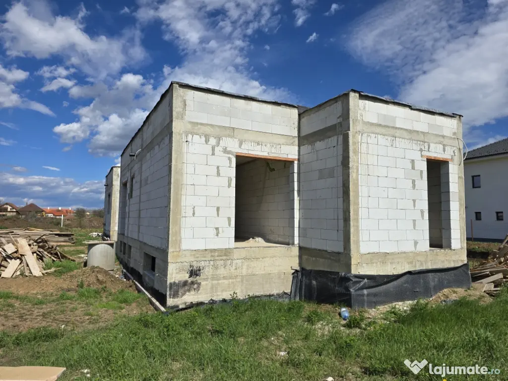 Vand casa in Dealul Furcilor