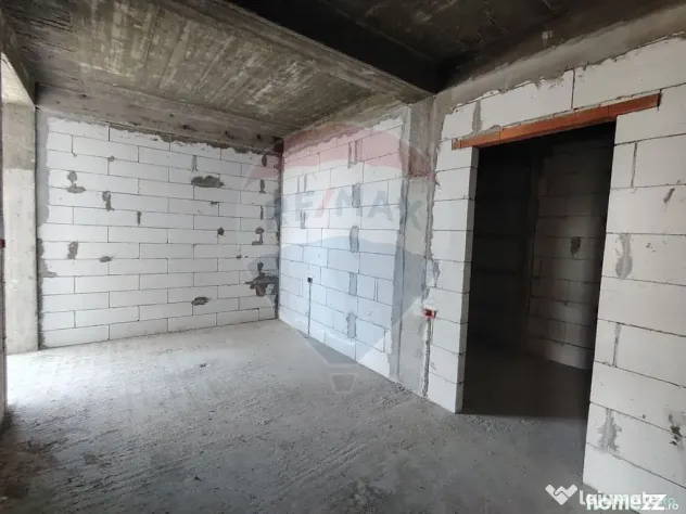 Apartament cu 3 camere CRANGUL PETRESTI.
