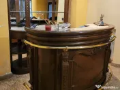 Bar elegant lemn masiv si marmura 