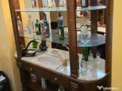 Bar elegant lemn masiv si marmura 