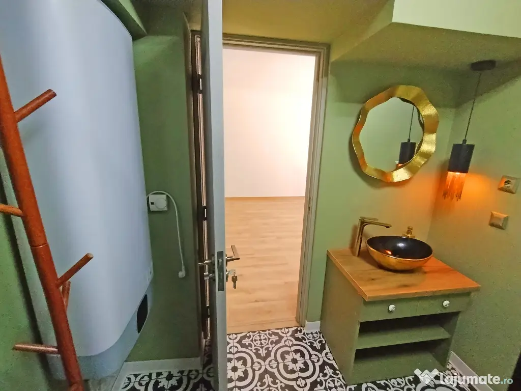 Inchiriez spatiu comercial central Hunedoara