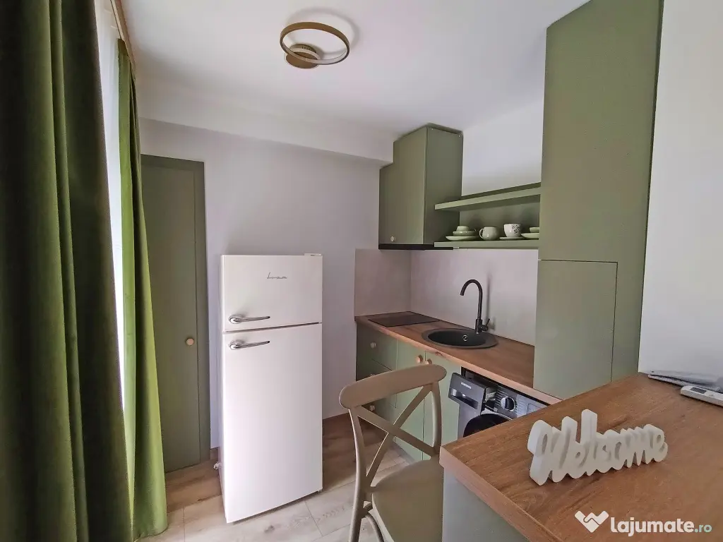 Inchiriez spatiu comercial central Hunedoara