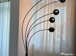 Lampadar flexibil cu multe becuri