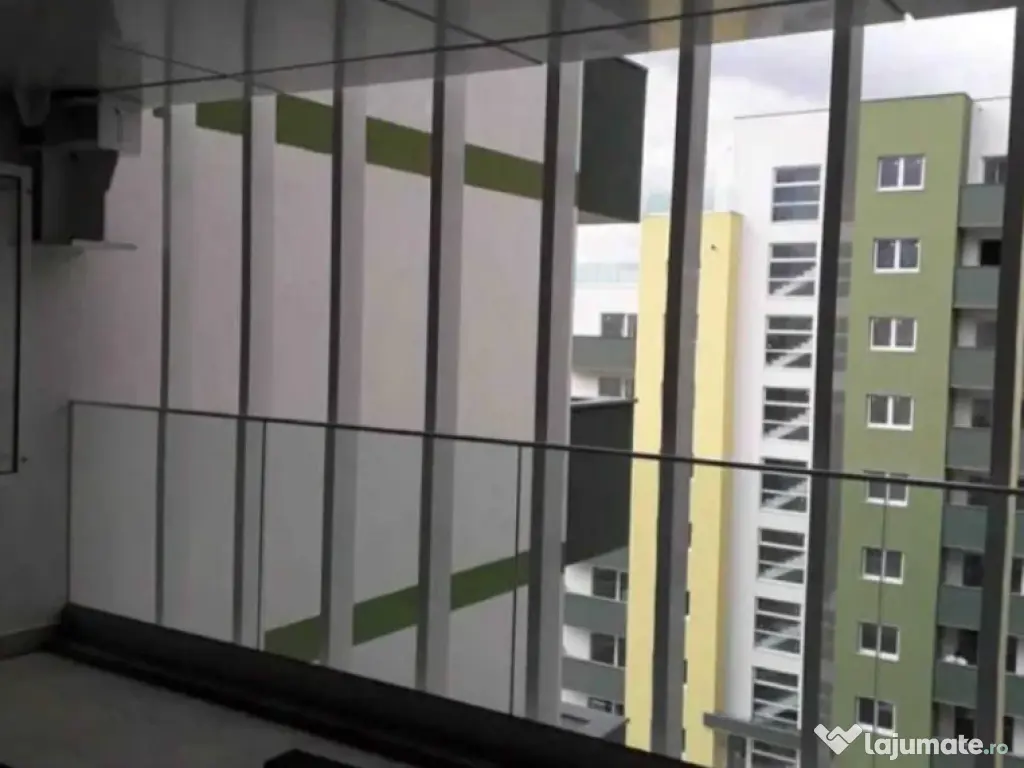 Apartament 2 camere, semidecomandat - zona Tractorul