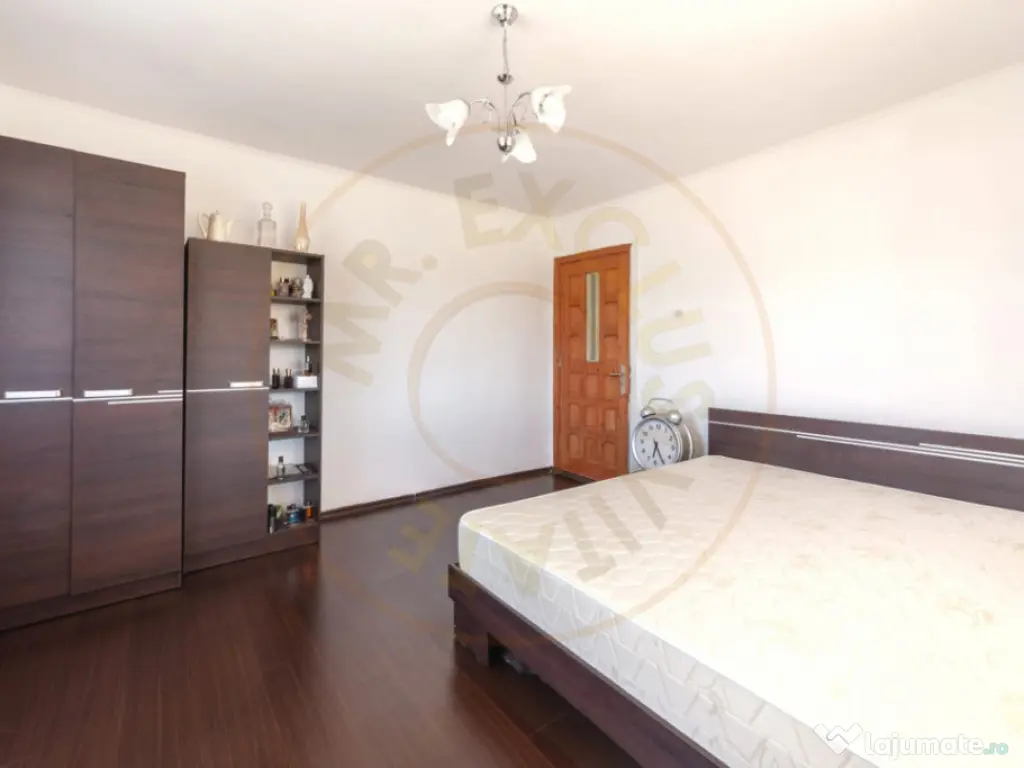 Casă P+1 langa padure cu teren 4.752 mp Cosesti Arges