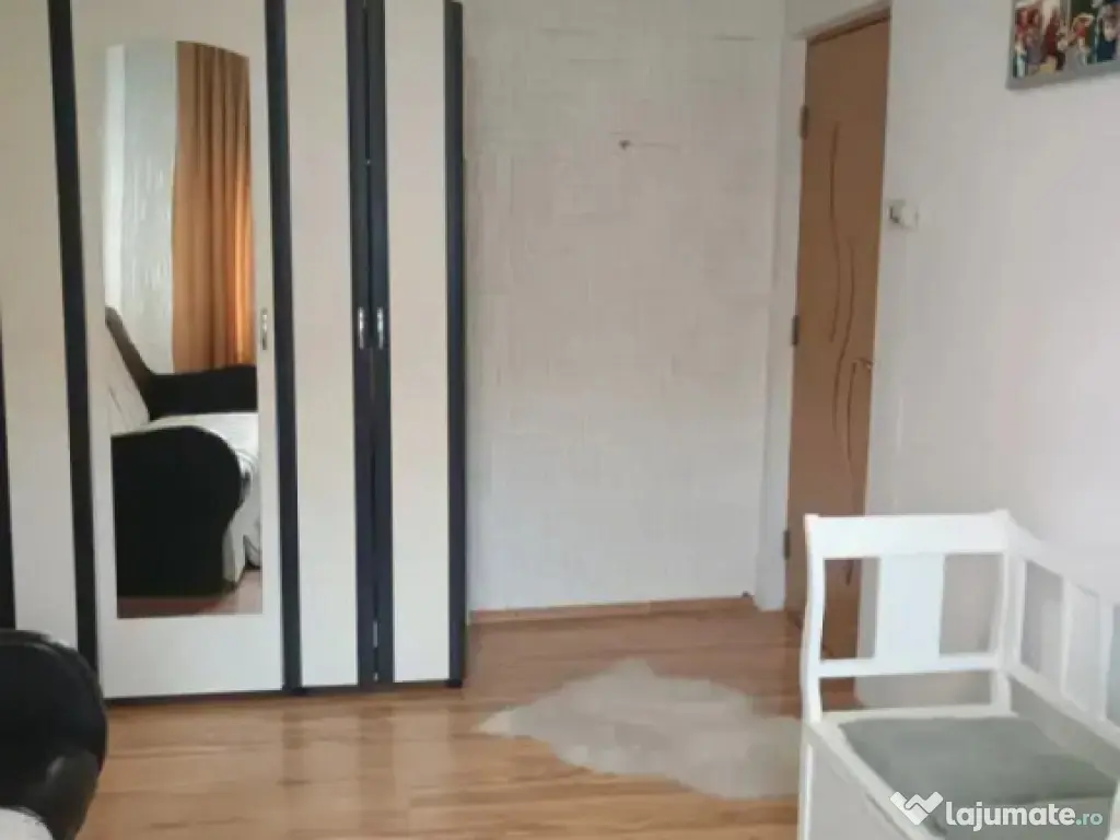 Apartament 2 camere, decomandat - zona Tractorul