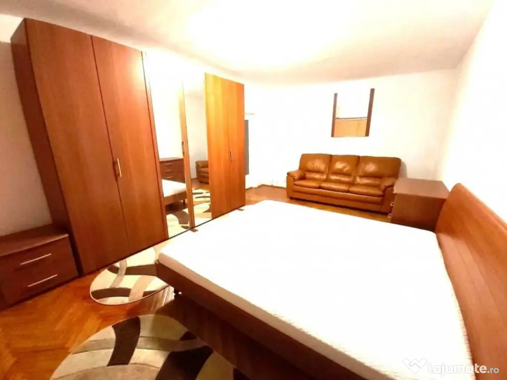 Apartament cu 4 camere, decomandat, situat în ZONA CENTRALĂ UNIRII.