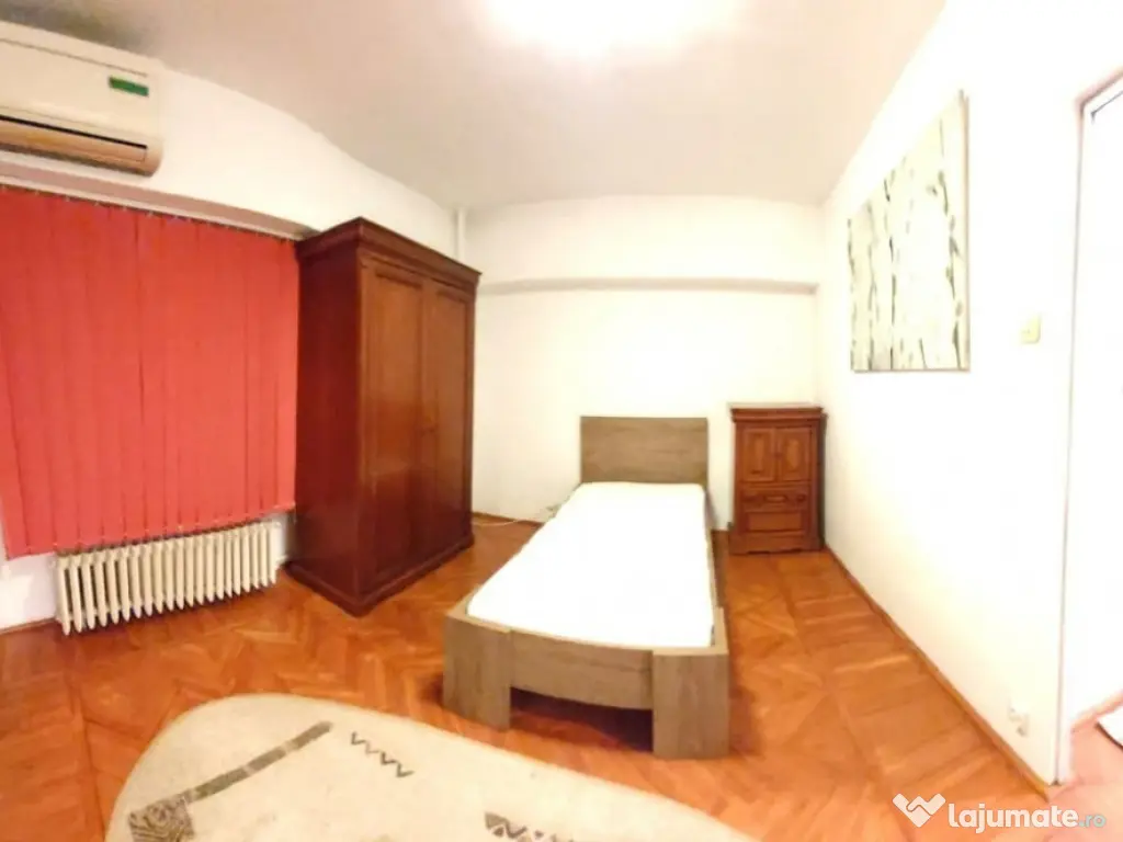Apartament cu 4 camere, decomandat, situat în ZONA CENTRALĂ UNIRII.