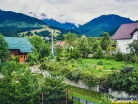 Aleasa Pensiune, pe 1.400 mp teren, in curcubeu montan, Bran 