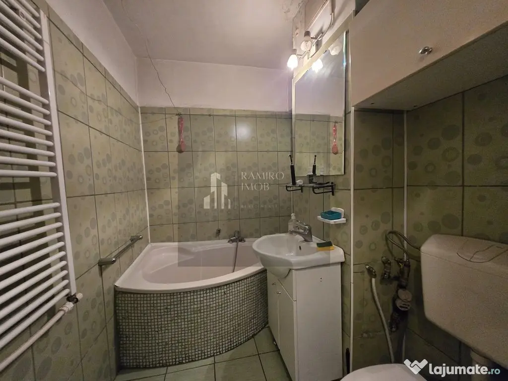 Apartament 3 camere 70m decomandat centrala Prel. Ferenta...