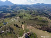 Teren intravilan în Poiana Mărului, 3.791 mp cu priveli...