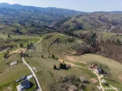 Teren intravilan în Poiana Mărului, 3.791 mp cu priveli...