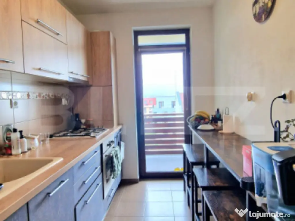 Apartament cu 3 camere, 60 mp, parcare cu CF, balcon, Sub Ce