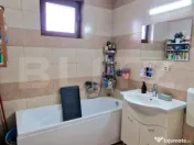 Apartament cu 3 camere, 60 mp, parcare cu CF, balcon, Sub Ce 